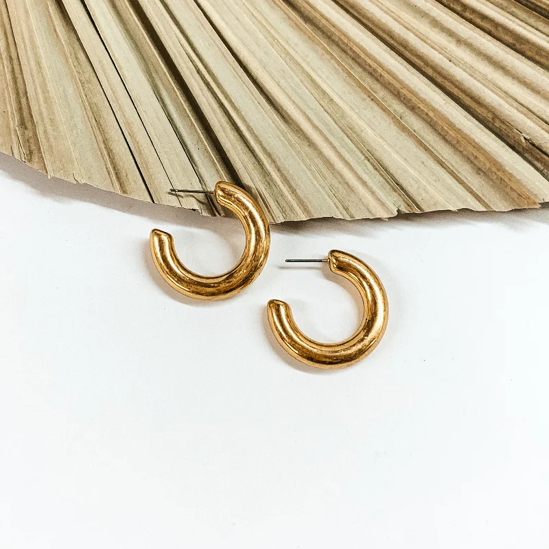 Hoop earrings with diamond-cut surfaces for added sparkle and shine-Clean Slate Small Hoop Earrings in Worn Gold Tone