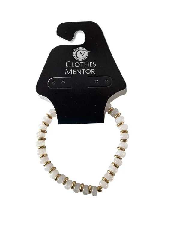 Classic bangle bracelets with pearl embellishments for a feminine and classic touch-Bracelet Beaded By Cme