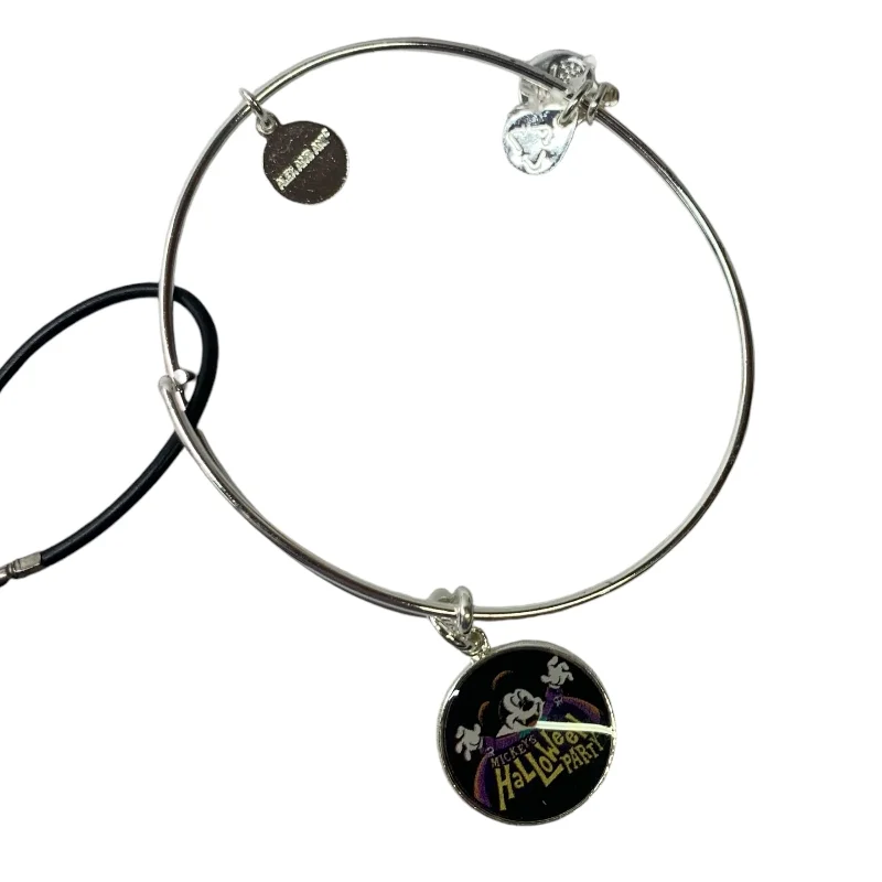 Best bangle bracelets with stacked designs for a trendy and fashionable look-Bracelet Charm By Alex And Ani