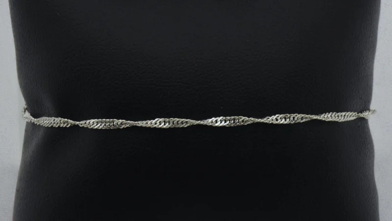 Minimalist bangle bracelets with a thin profile for a sleek and subtle appearance-Vintage Italian Sterling Silver Singapore Link Chain Bracelet - 7.5"