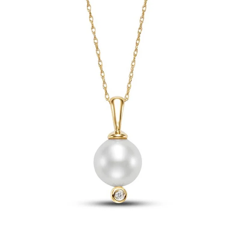 Best necklaces and pendants with emerald gemstones for a rich, sophisticated design-Mastoloni Cultured Freshwater Pearl Necklace in 14kt Yellow Gold with Diamond (8.5-9mm pearl and .01ct)