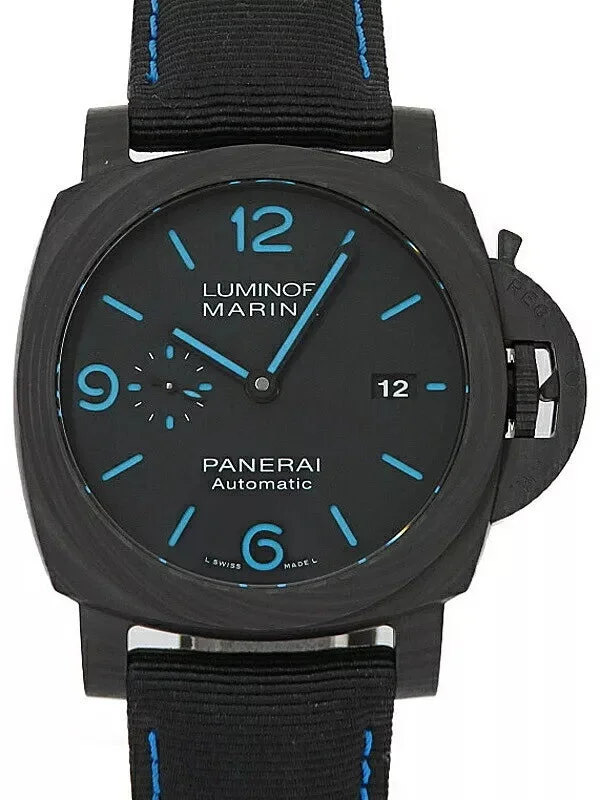 Necklaces and pendants with geometric pendants for a clean, contemporary design-Panerai Luminor Marina