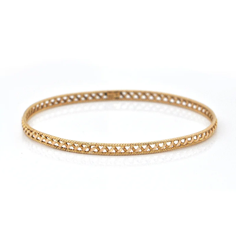 Minimalist bangle bracelets with a thin profile for a sleek and subtle appearance-Vintage 18K Yellow Gold Bangle Bracelet